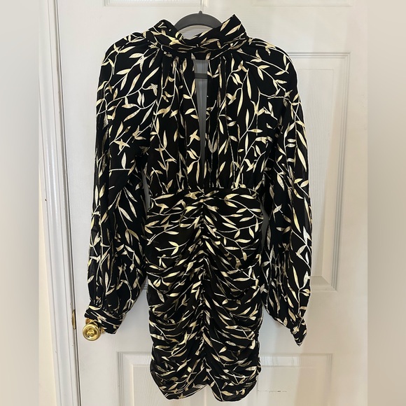 Vici Dresses & Skirts - Vici Black and Cream Leaf-Print Long-Sleeve Ruched Dress